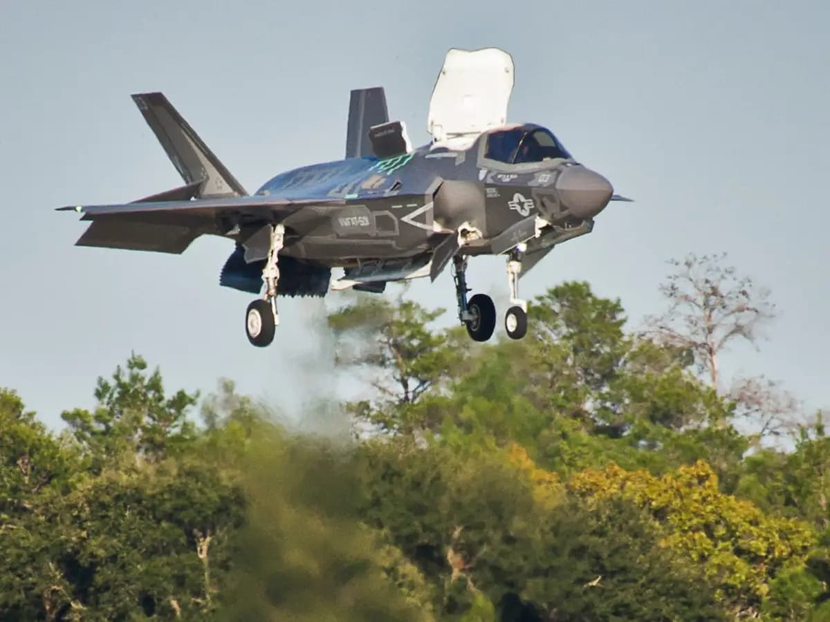 Rrëzohet një avion luftarak F-35 në Kaliforni, piloti shpëton