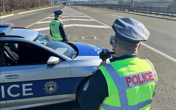 Policia shqipton mbi 2 mijë e 700 gjoba brenda 24 orëve të fundit