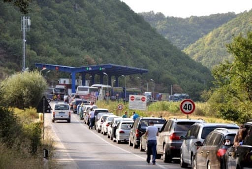 Fluks i mërgimtarëve: Te “Dheu i Bardhë” pritjet deri në 80 minuta