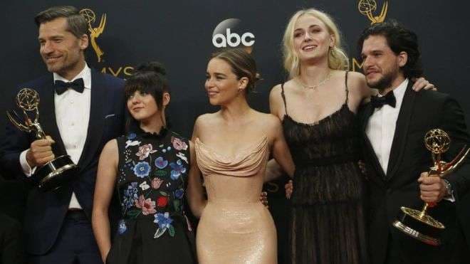 Game of Thrones thyen rekord në Emmy’s