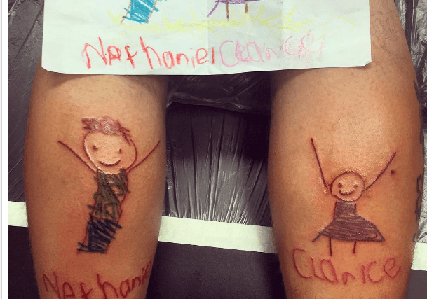 Prindërit bëjnë tatuazh vizatimet e fëmijëve (FOTO)