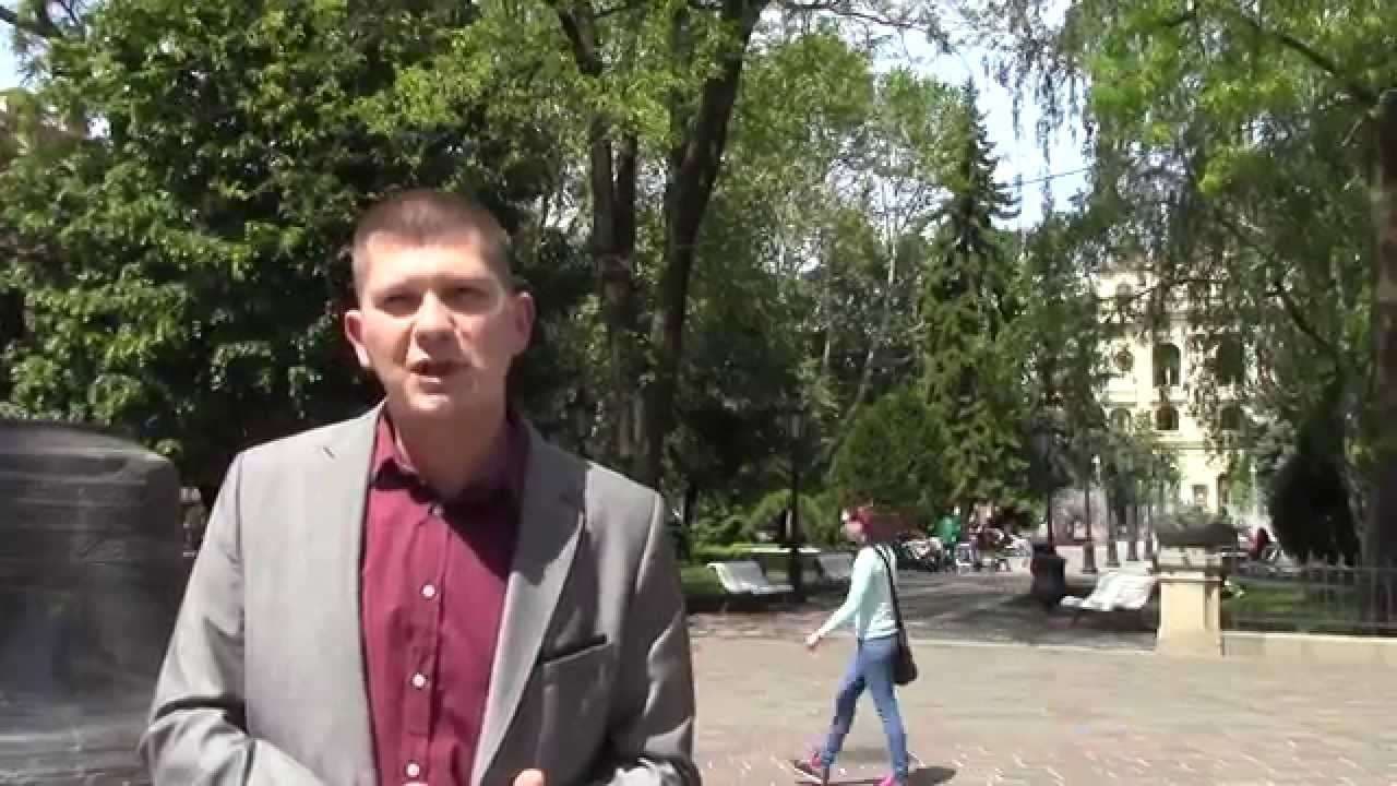 E pabesueshme: Ky djalosh nga Bosnja flet 56 gjuhë (VIDEO)