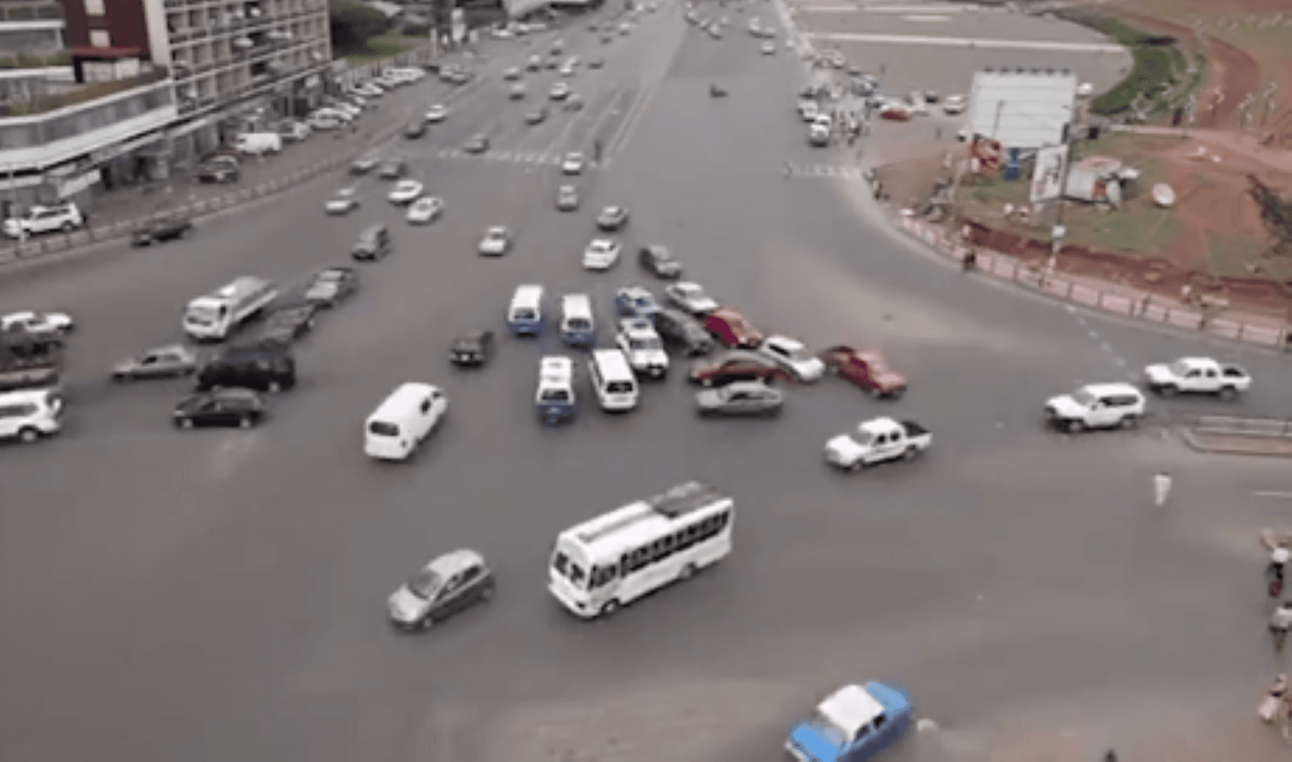 Udhëkryqi më i rrezikshëm në botë (VIDEO)