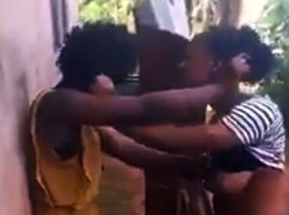 Kësi përleshje mes femrash nuk keni parë (VIDEO)