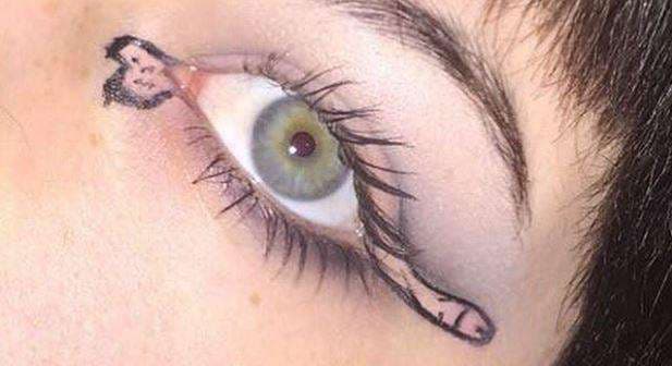 Ky është trendi i fundit: Penis eyeliner