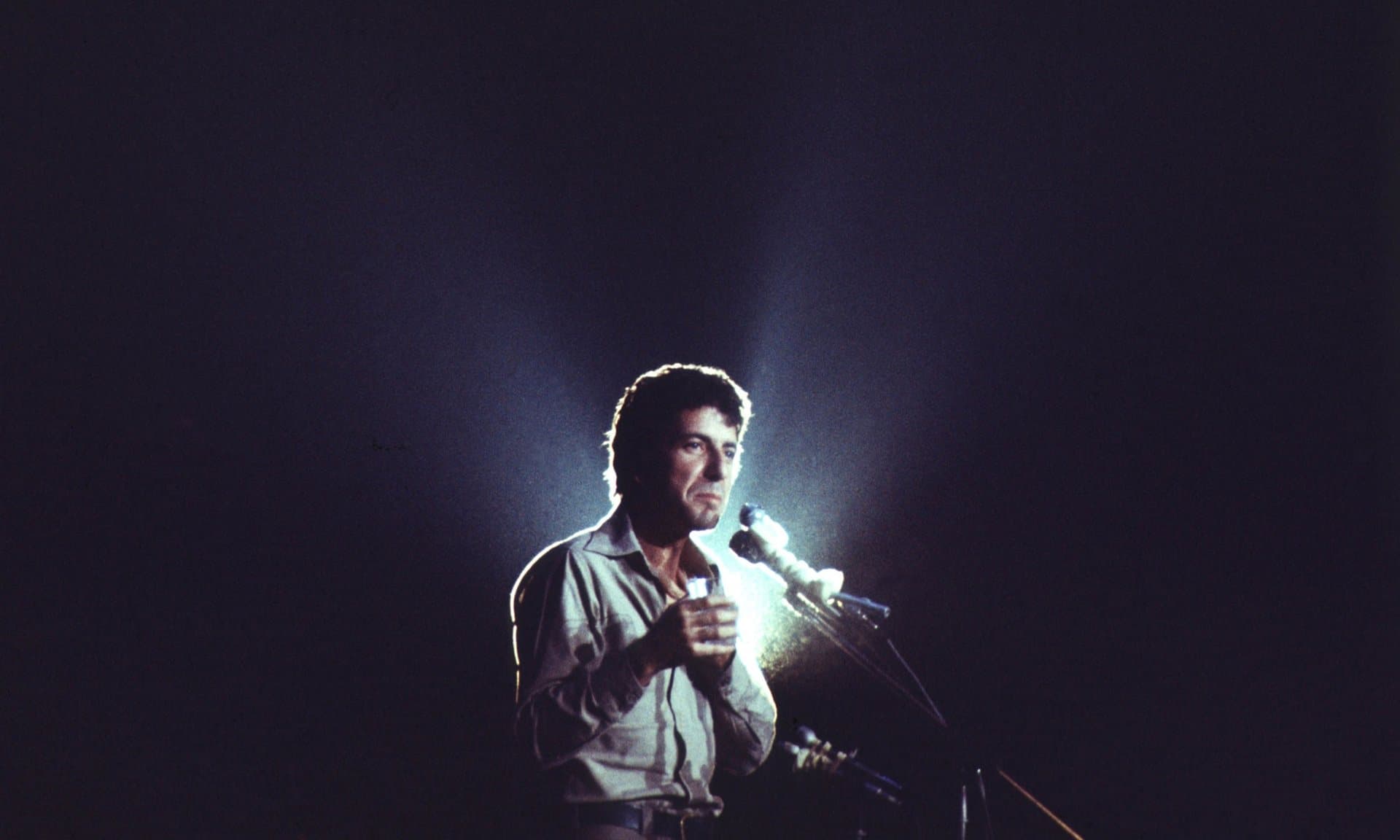 10 këngët më të mira të Leonard Cohen (VIDEO)
