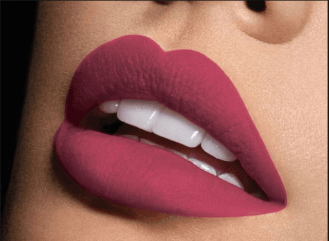 Ja si të keni buzë të plota vetëm me make-up, pa operacione plastike