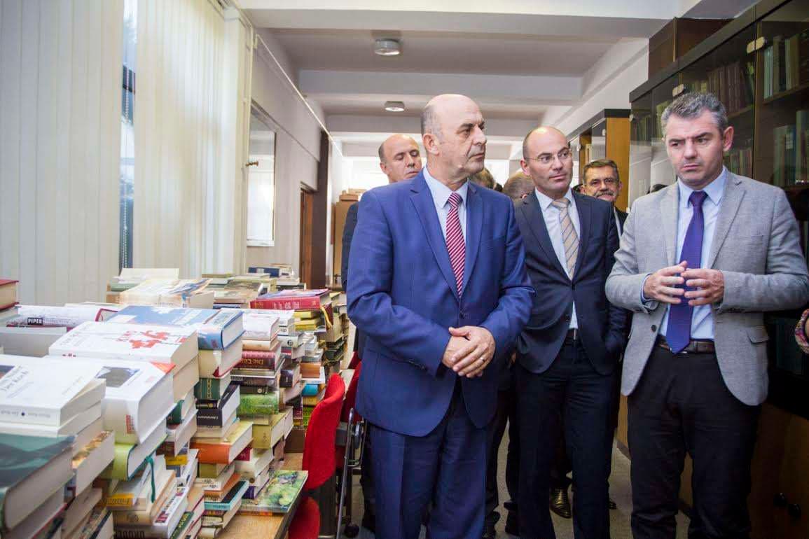 Shala i dhuron 800 libra Bibliotekës së Ulqinit