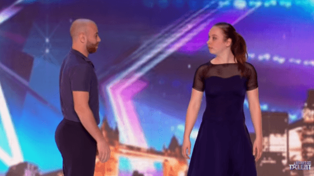 Ky çift vallëzon si askush tjetër (VIDEO)