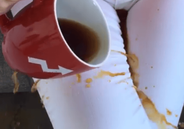 Këto janë xhinset e bardha që nuk njollosen (VIDEO)