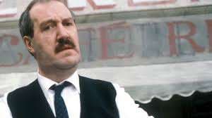 Vdes Rene legjendari nga "Allo' Allo"
