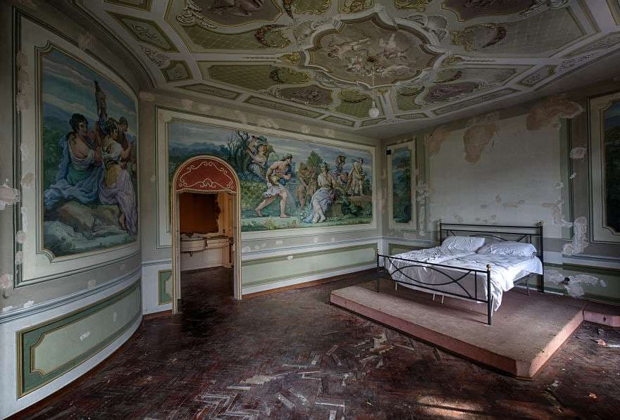 Vila e braktisur në Itali – mahnitëse! (FOTO)