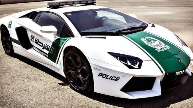 Policia në Dubai me Ferrari e Lamborghini (FOTO)