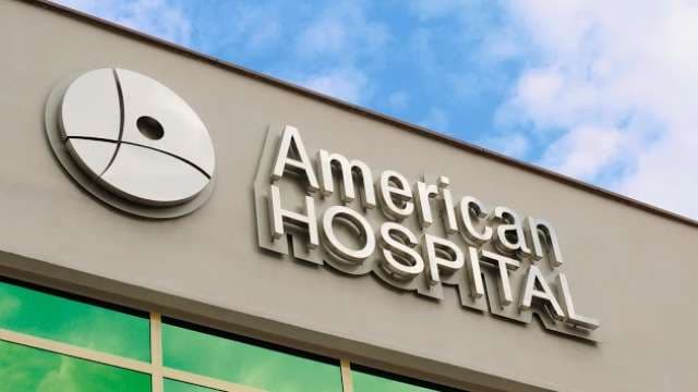 Katër punëtorë shëndetësorë në Spitalin Amerikan janë të infektuar me Covid-19