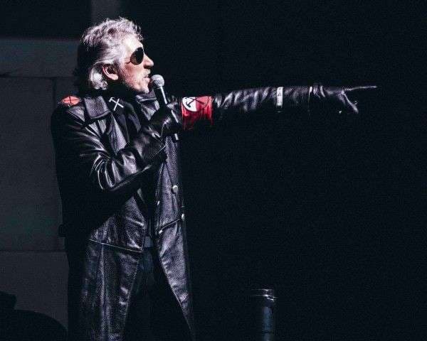 Veterani i Pink Floyd thotë se do performonte në kufirin amerikano-meksikan