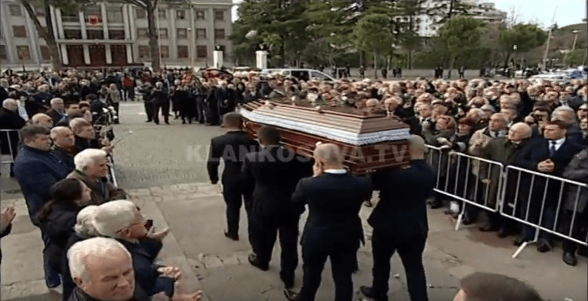 Institucionet kosovare nuk e nderojnë Dritëro Agollin (VIDEO)