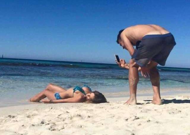 Vështirësitë e të qenit fotograf i të dashurës (FOTO)