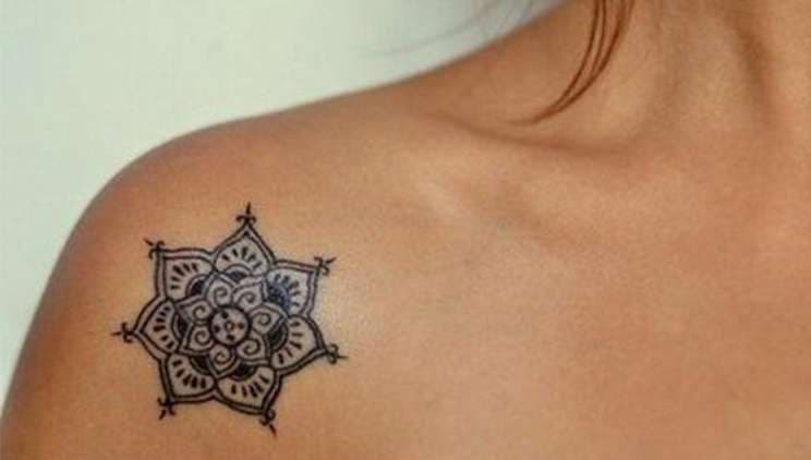Tatuazhe të vogla që çdokush do t'i pëlqej