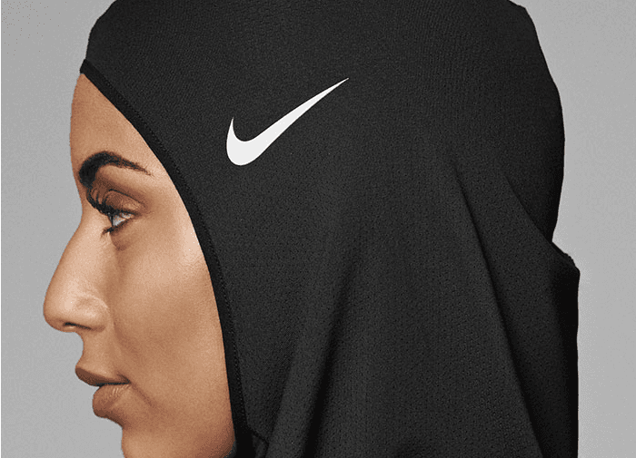 NIKE sjellë veshjet sportive me mbulesë