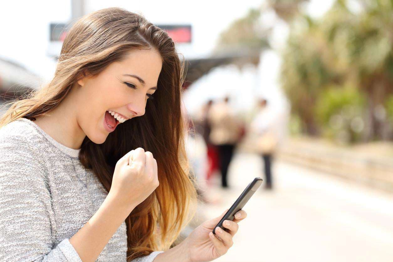 Gruaja që po i “vjedhë” burrat përmes Tinder