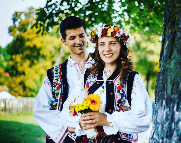 Kështu duken veshjet tradicionale të dasmave nëpër botë (FOTO)