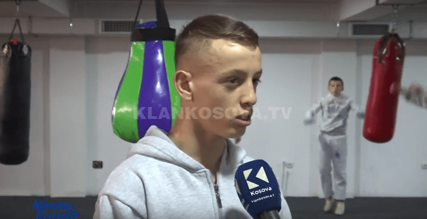 Medaljet e arta po i shtohen klubit të boksit “Gollaku” (VIDEO)