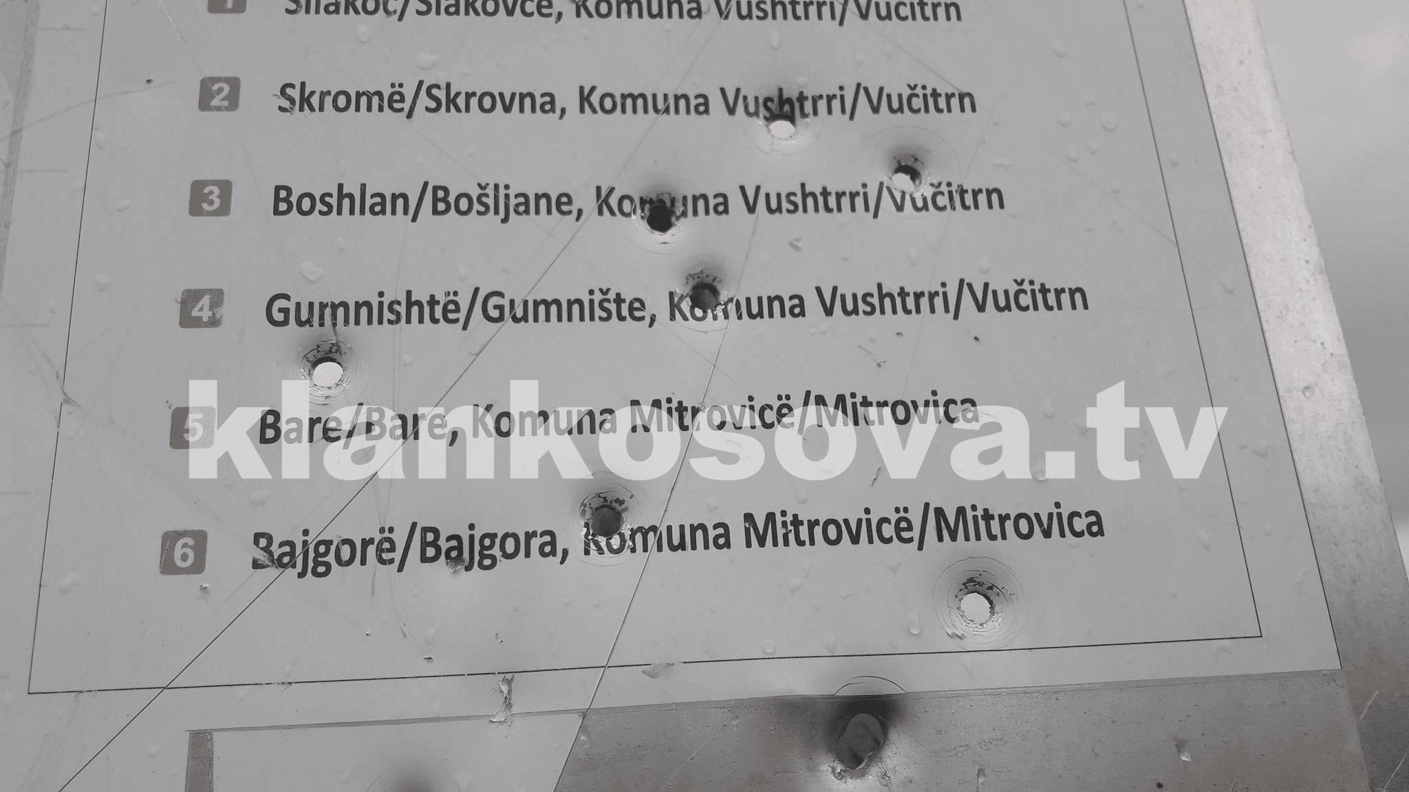 Trimat e Shalës e shfaqin trimërinë në tabela njoftuese (FOTO)