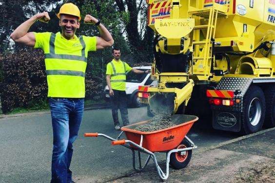 Transformi i këtij babai brenda 12 javësh do t'ju mahnitë (FOTO)
