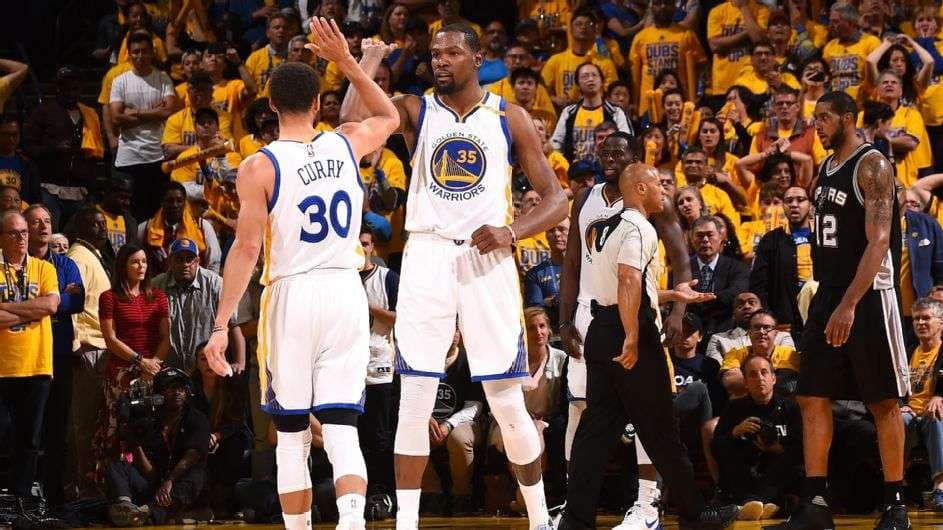 Rikthim historik i Warriors – mposhtin Spurs-at (VIDEO)
