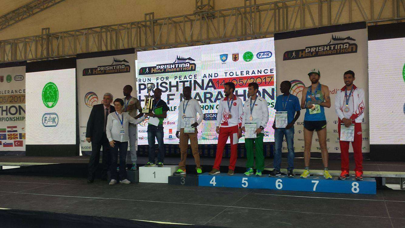 Kenianët dominuan në gjysmëmaratonën “Prishtina 2017”