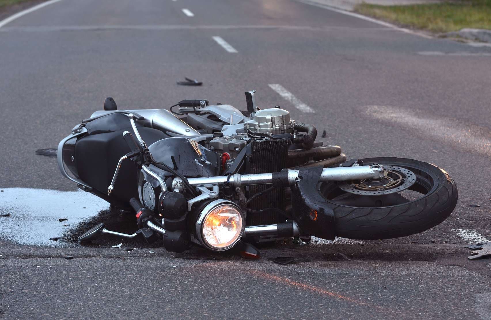 Aksident mes një veture dhe një motoçiklete në Prishtinë, dy të lënduar