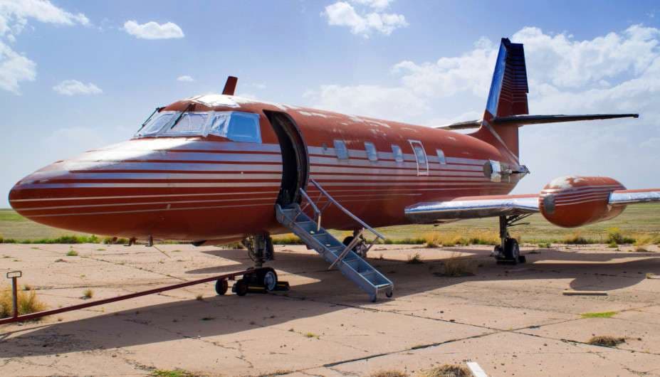 Shitet aeroplani i Elvis Presley`t për 430 mijë dollarë (FOTO)