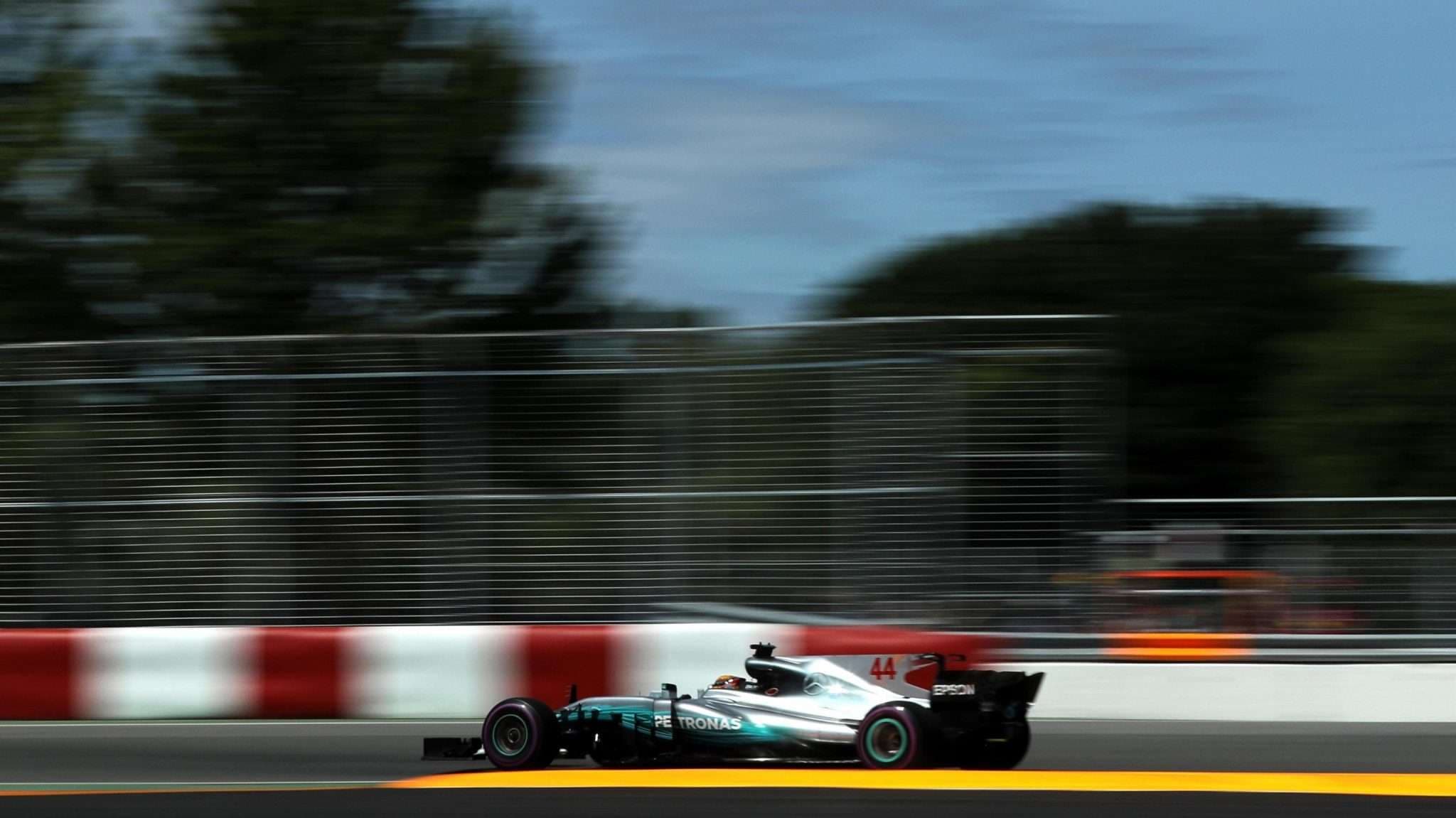 Hamilton si Ayrton Senna,niset i pari në Kanada