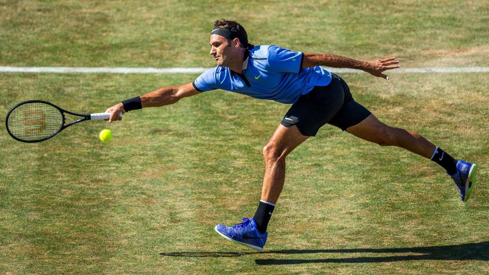 Federer mboshtet nga Haas