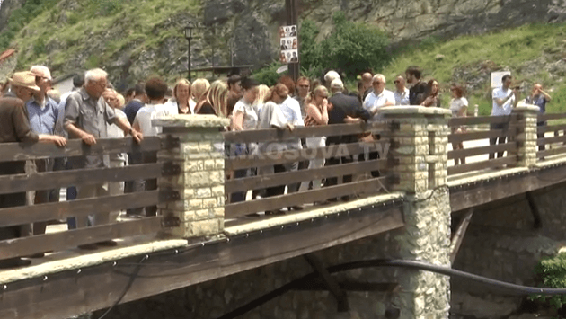 Prizreni kujton Bekim Fehmiun (VIDEO)