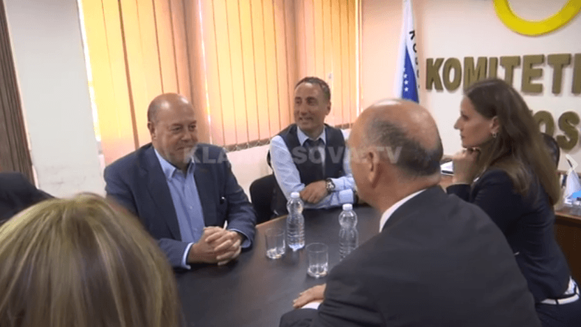 I pari i karatesë botërore viziton Kosovën (VIDEO)