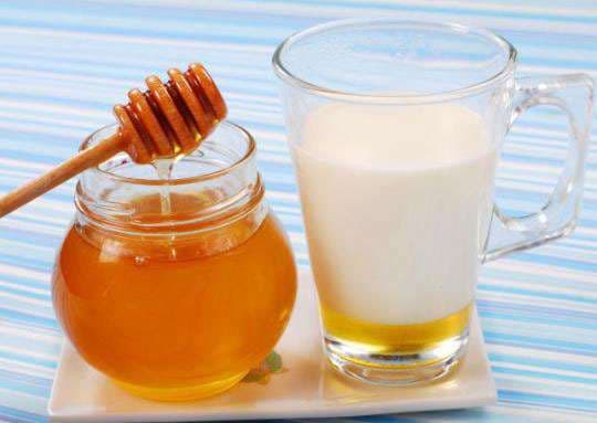 Mjaltë dhe limon për të trajtuar problemet e lëkurës
