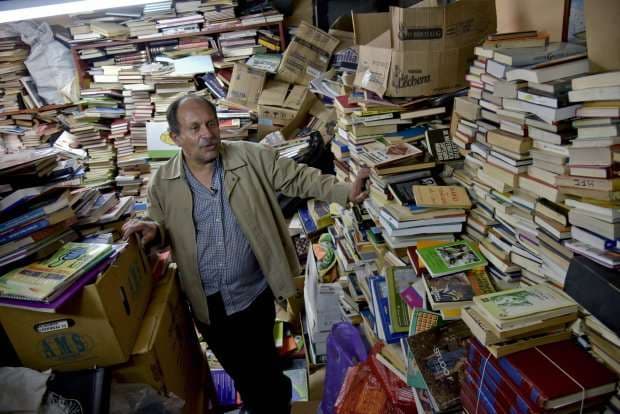 Pastruesi që krijoi bibliotekë nga librat e hudhur