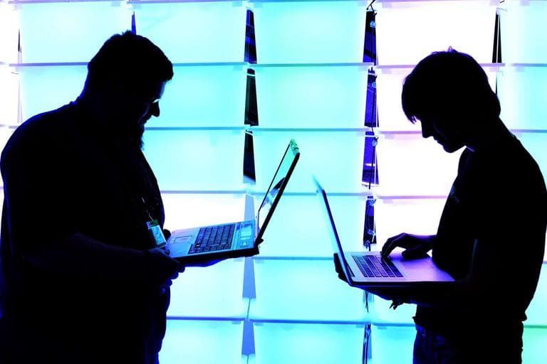 FBI-CISA raport për sulmet kibernetike: Hakerat 14 muaj në rrjetin e qeverisë