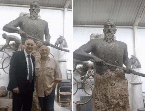 Dekani i Arteve kundër bustit të Skënderbeut: Me këtë fytyrë nuk është shqiptar