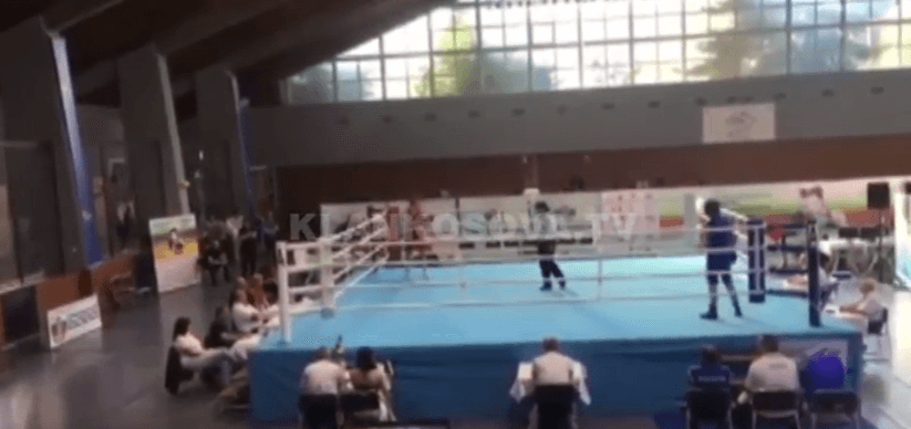 Demolli i kënaqur me medaljen e argjendt (VIDEO)