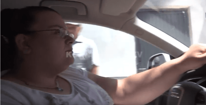 Femra e parë taksiste në Mitrovicë (VIDEO)