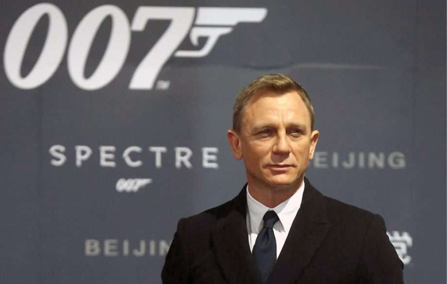 Daniel Craig edhe në dy filma të Bond