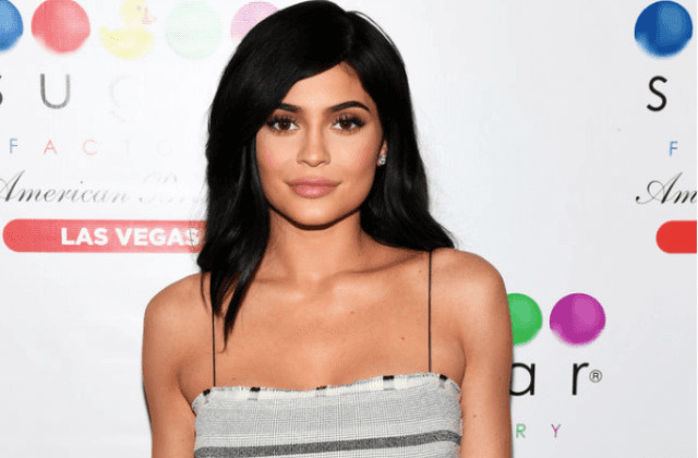 Kylie përgjegjëse për rritjen e numrit të vajzave që kanë mbushur buzët