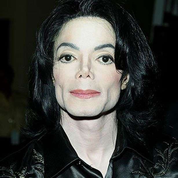 Ky njeri ngjan jashtëzakonisht me Michael Jackson (FOTO)