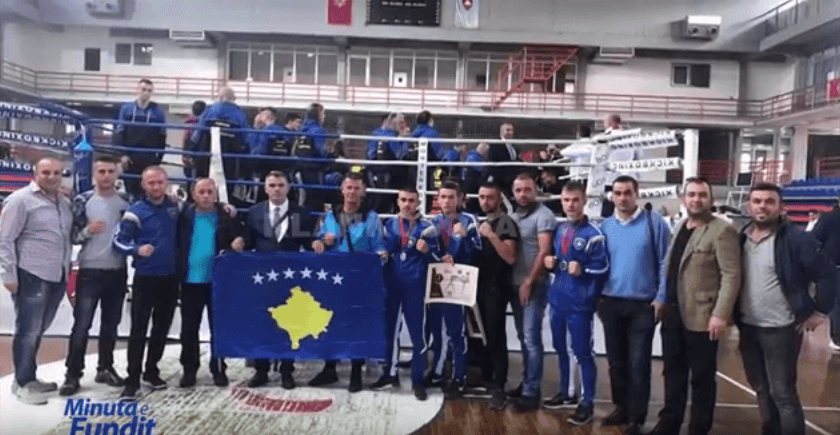 Kikboksierët sjellin katër medalje në Kosovë (VIDEO)