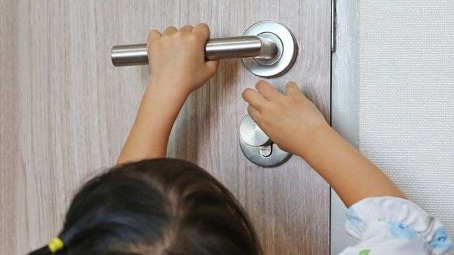 Lëndimet e gishtërinjve tek fëmijët mund të sjellin probleme afatgjate