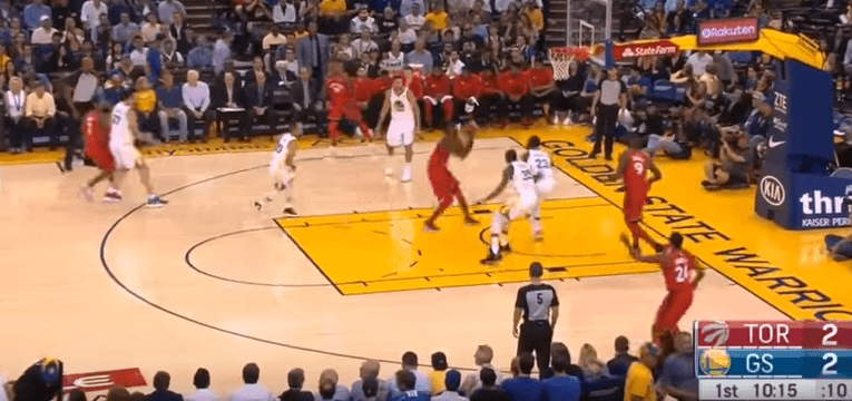 Kampioni mposht Toronton (VIDEO)