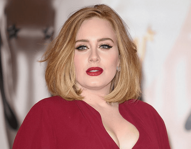 Dalja e rrallë e Adele kapet nga fotografët (FOTO)
