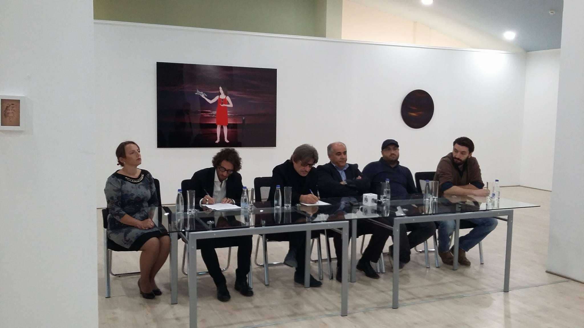 Ekspozitë e 10 artistëve nesër në “Kosovo Art Academy”